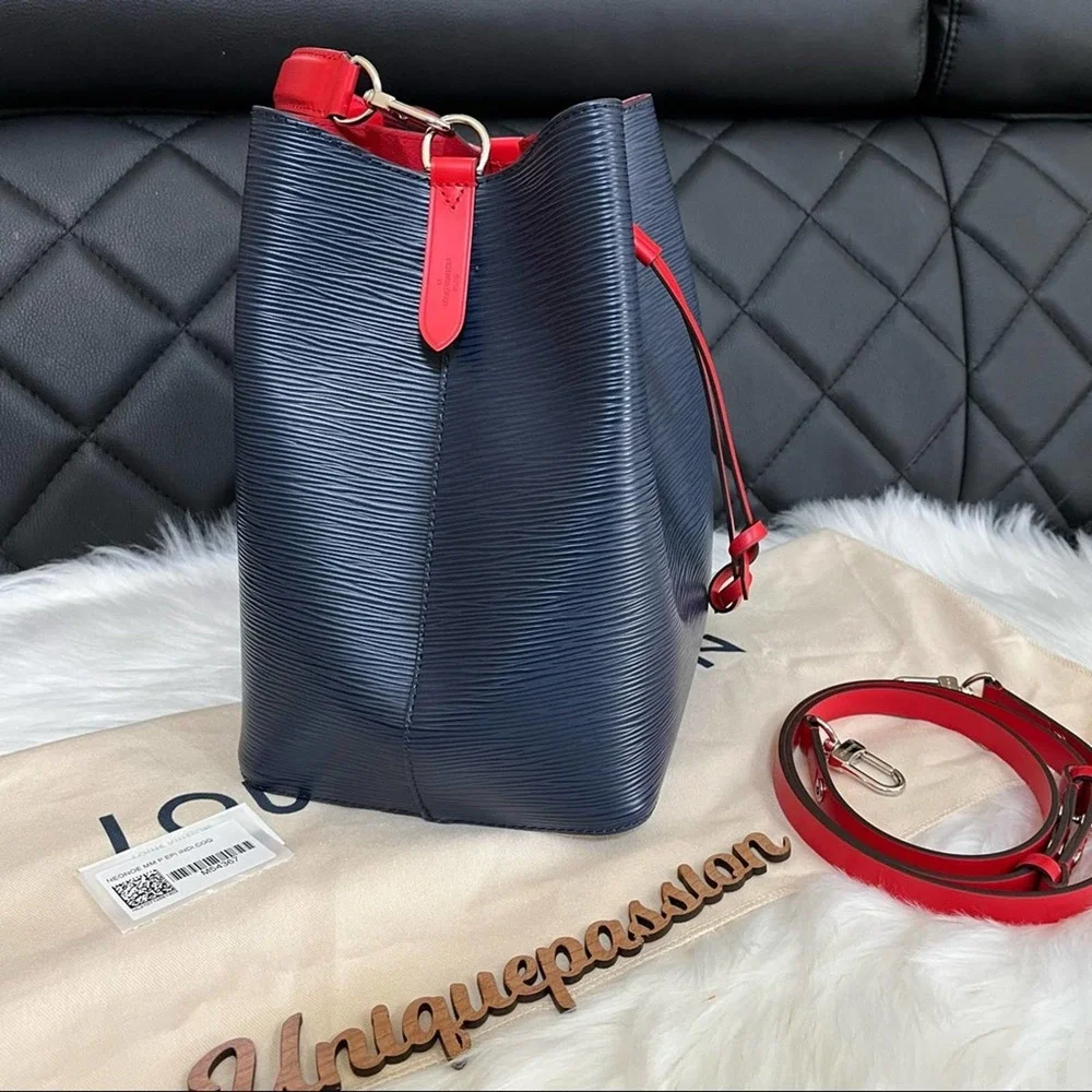 SOLD! Louis Vuitton Neonoe MM in Epi Leather Blue and Red - Picture 5 of 16